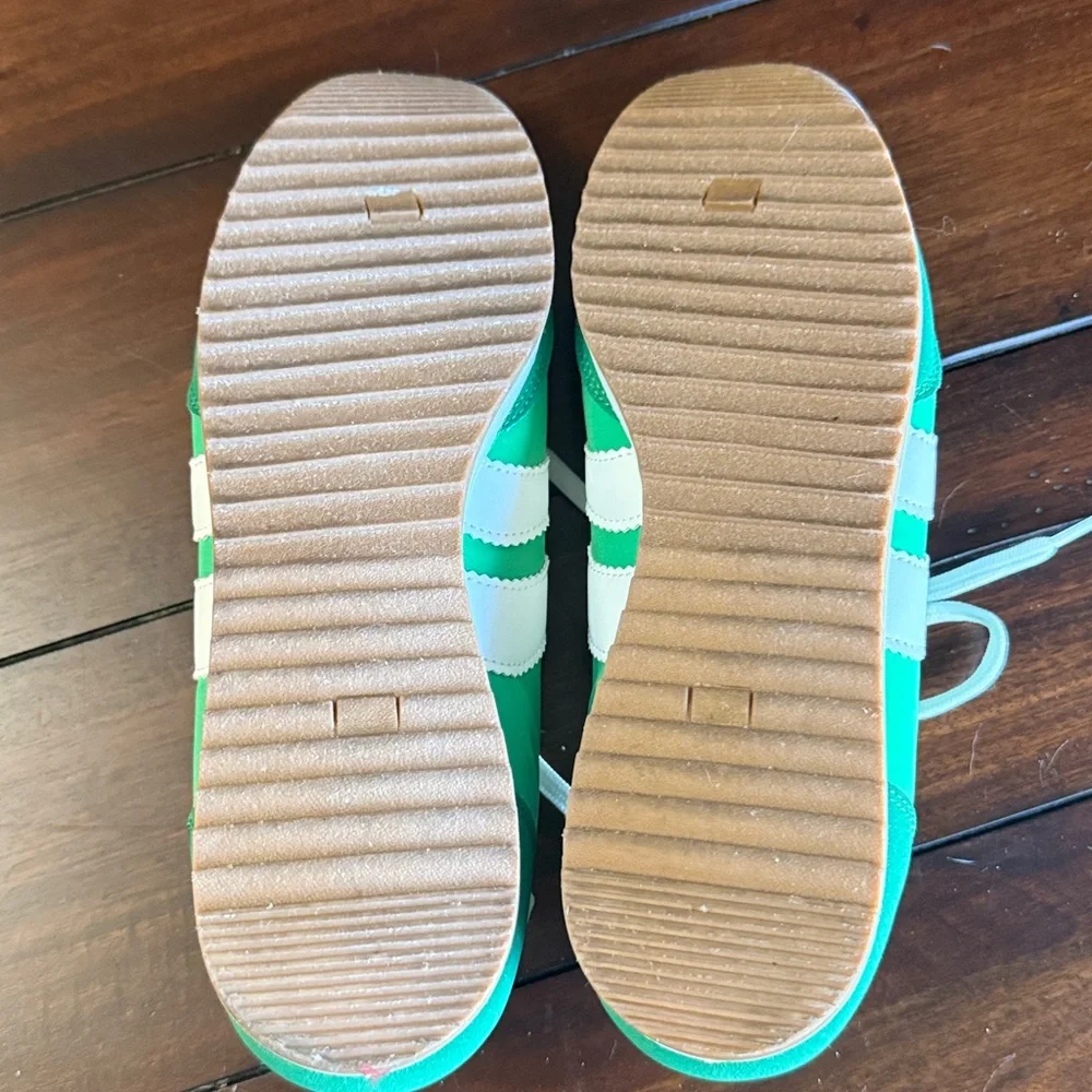 Madden Girl Vibrant Green Shoes - Picture 4 of 4